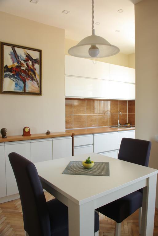 Square Studio Apartment Nis Luaran gambar