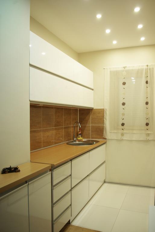 Square Studio Apartment Nis Luaran gambar