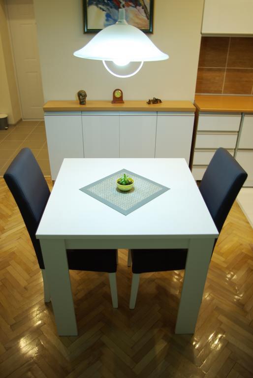 Square Studio Apartment Nis Luaran gambar