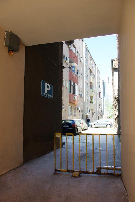 Square Studio Apartment Nis Luaran gambar